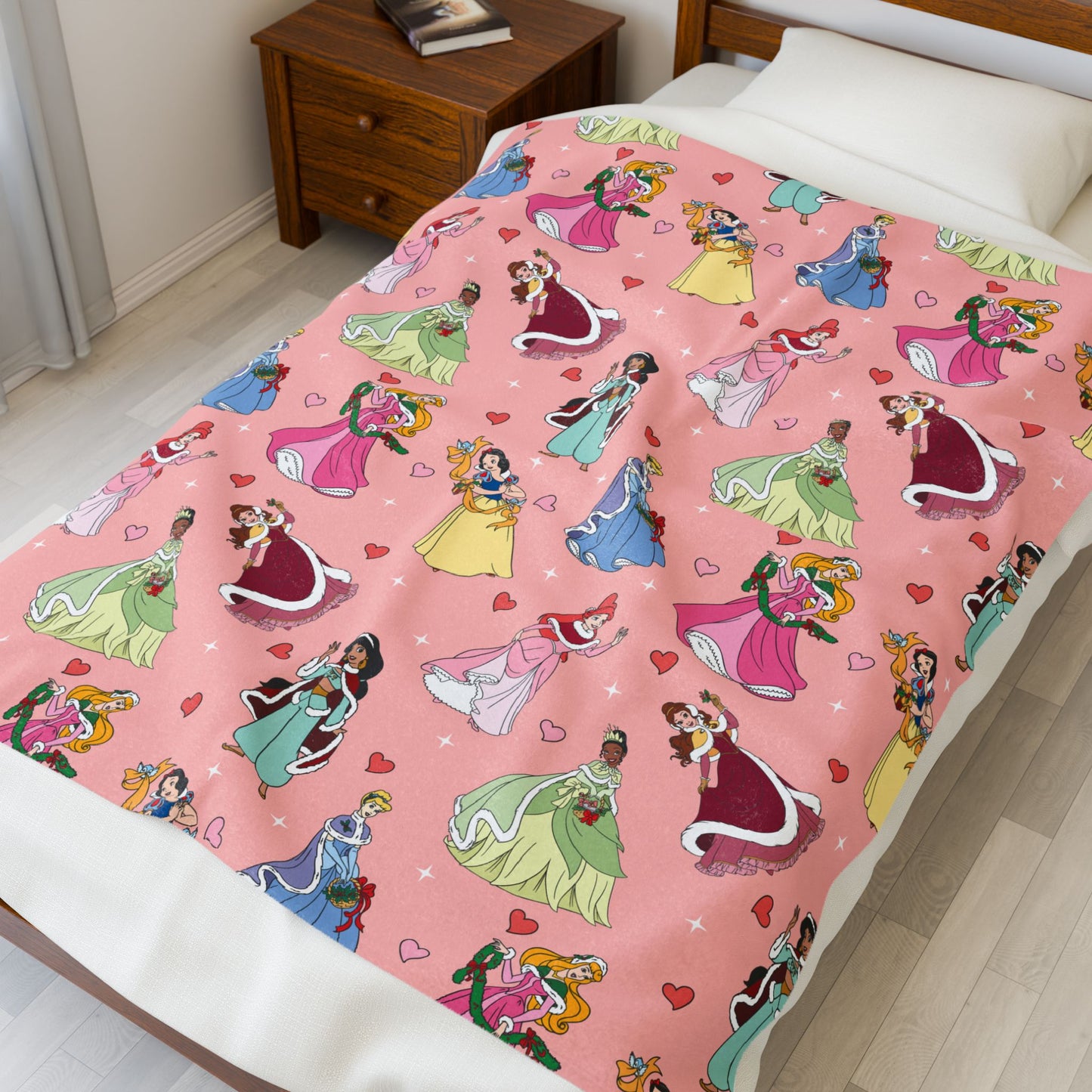 Princess Pattern Plush Blanket — Soft Velveteen Throw for Kids